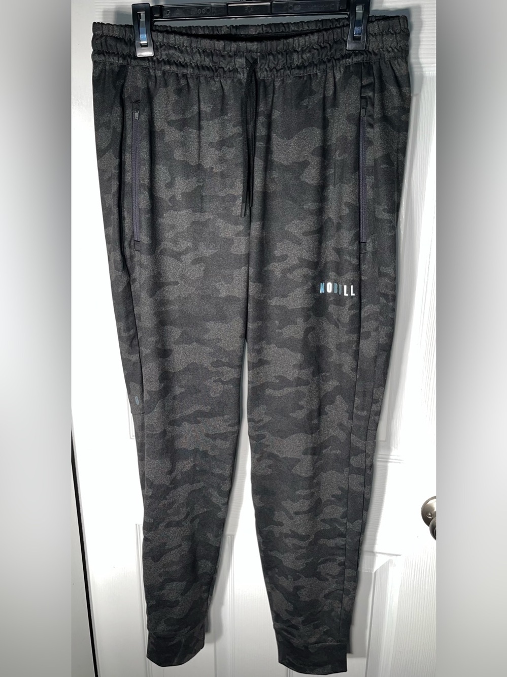 Men’s Nobull Gray Camo Joggers Size Large Zipper Pockets